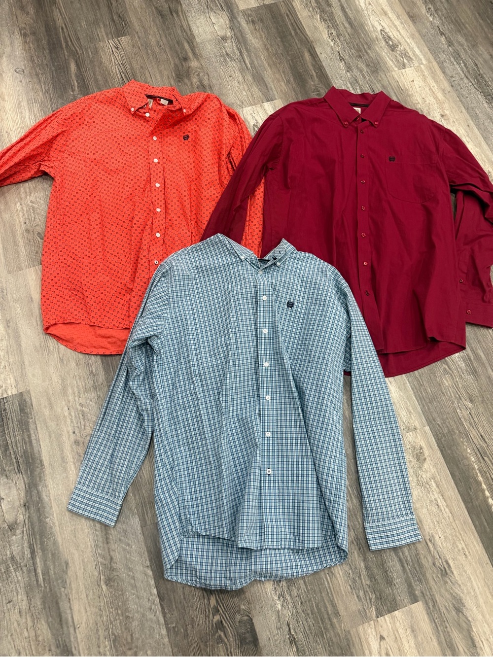 Bundle of 3- Men’s button up Cinch shirts!